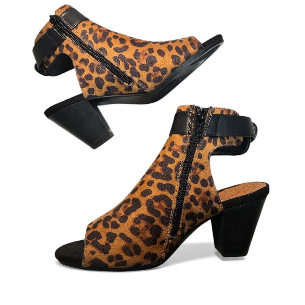 BareTraps Animal Print Heels - Size 7.5